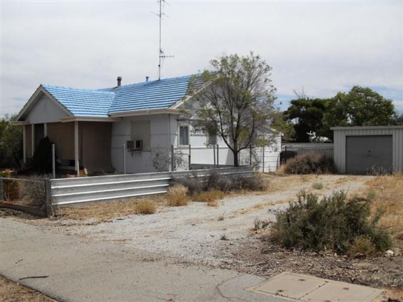 15 Mitchell Street, Kellerberrin WA 6410