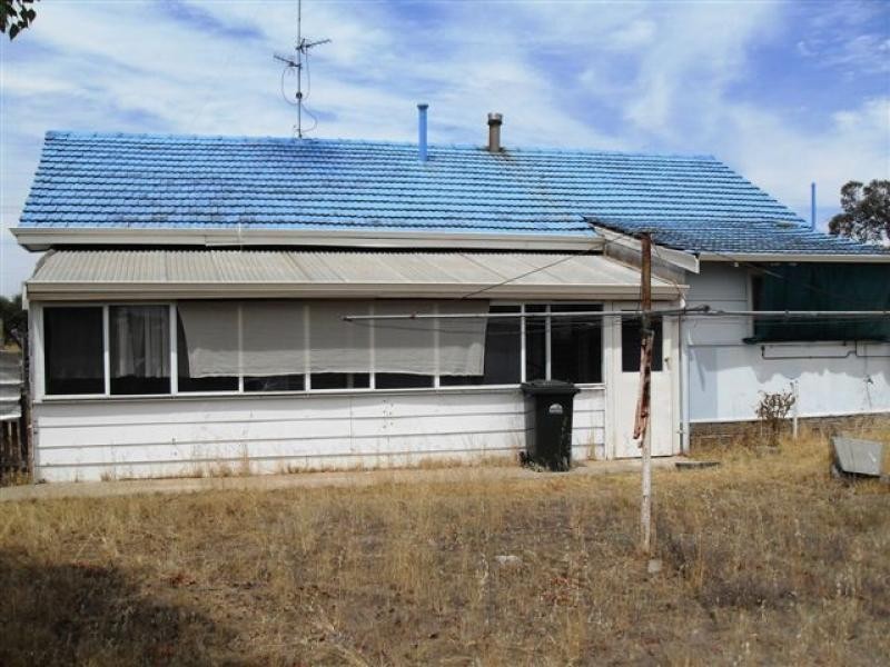 15 Mitchell Street, Kellerberrin WA 6410