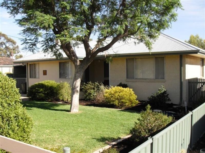 9 Boyd Street, Merredin WA 6415