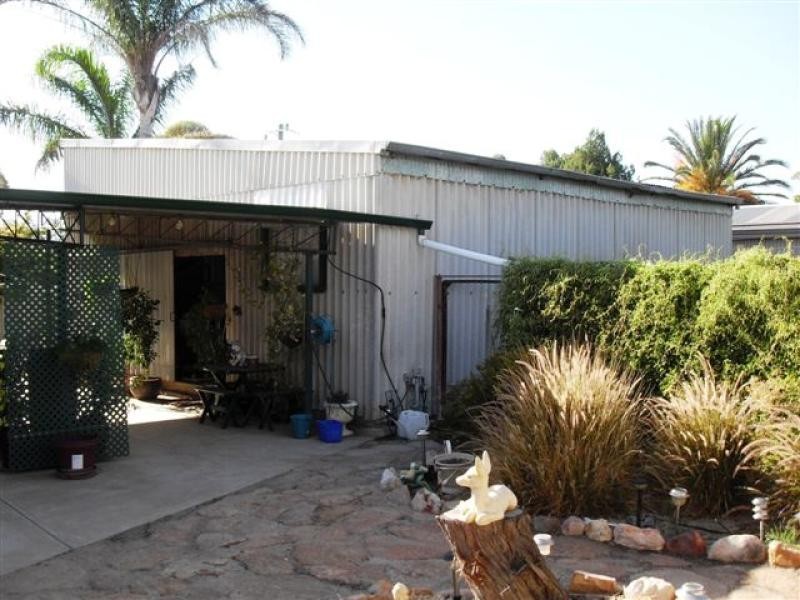 2 Boyd Street, Merredin WA 6415
