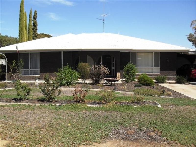 1 Jackson Way, Merredin WA 6415