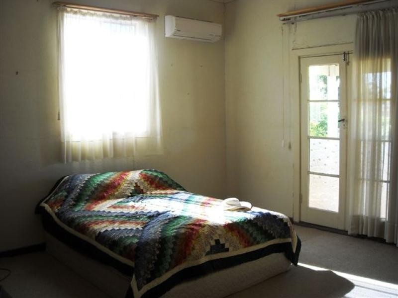 9 Crossland Street, Corrigin WA 6375