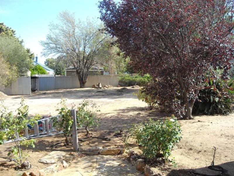 9 Crossland Street, Corrigin WA 6375