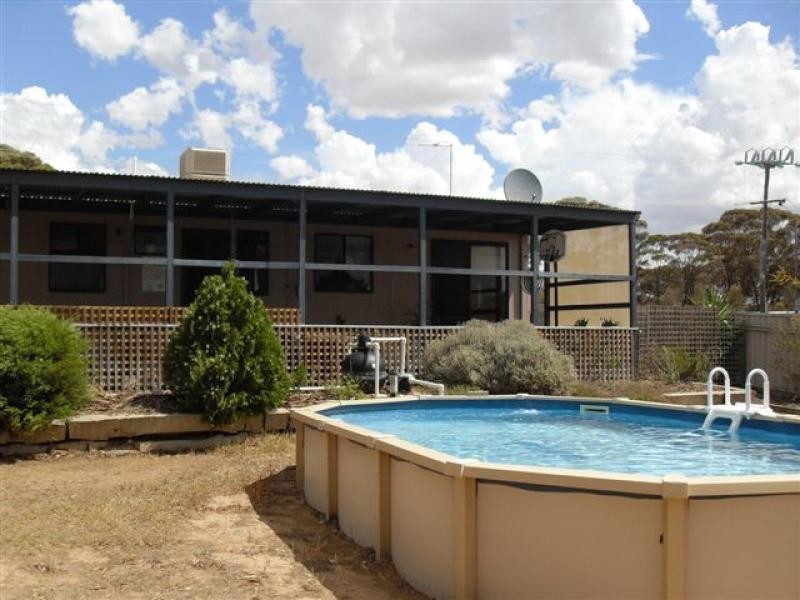 27 Taurus Street, Southern Cross WA 6426