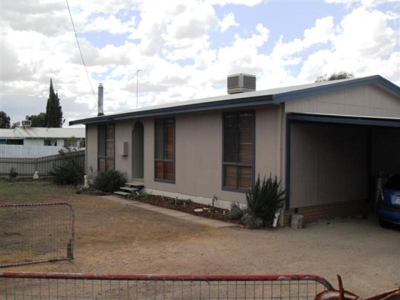 27 Taurus Street, Southern Cross WA 6426