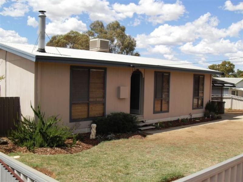 27 Taurus Street, Southern Cross WA 6426