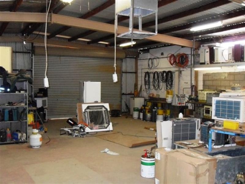 37 Bates Street, Merredin WA 6415