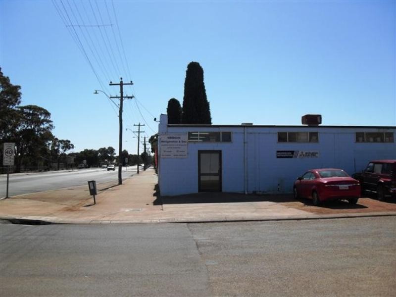 37 Bates Street, Merredin WA 6415