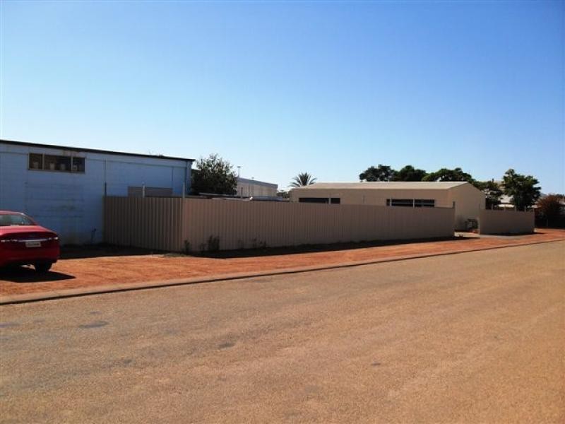 37 Bates Street, Merredin WA 6415