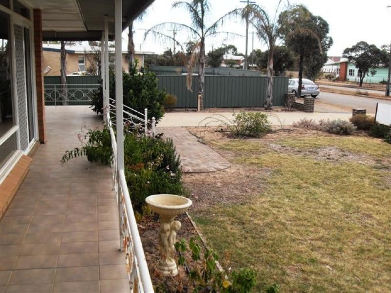43 South Avenue, Merredin WA 6415