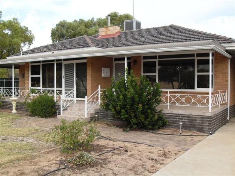 43 South Avenue, Merredin WA 6415