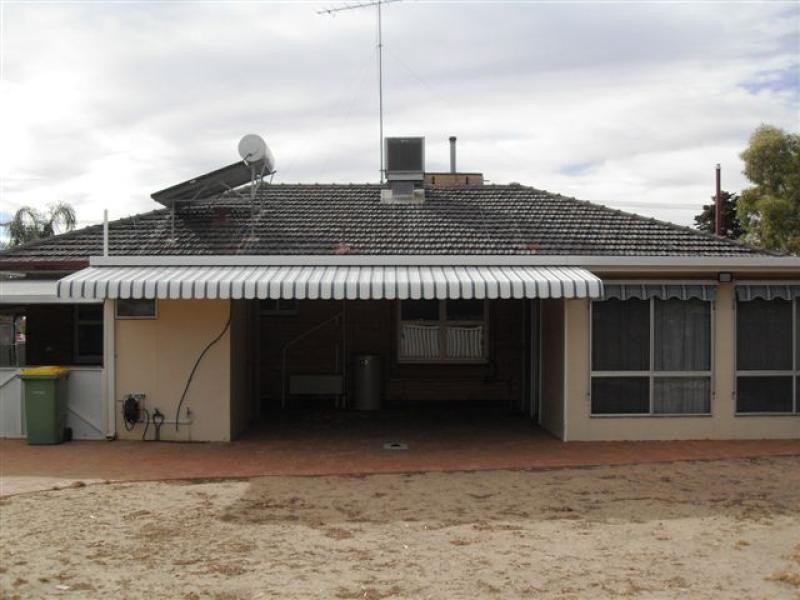 43 South Avenue, Merredin WA 6415