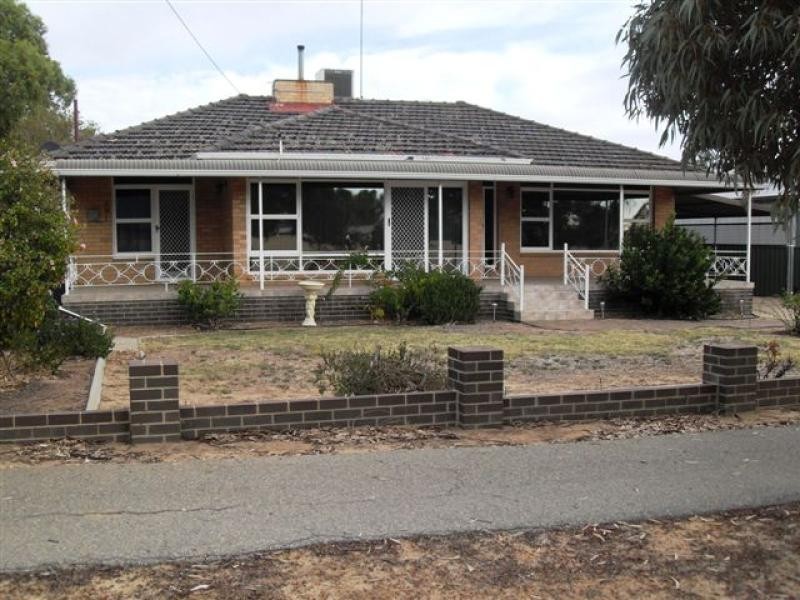 43 South Avenue, Merredin WA 6415