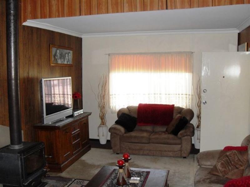 40 Gamenya Avenue, Merredin WA 6415