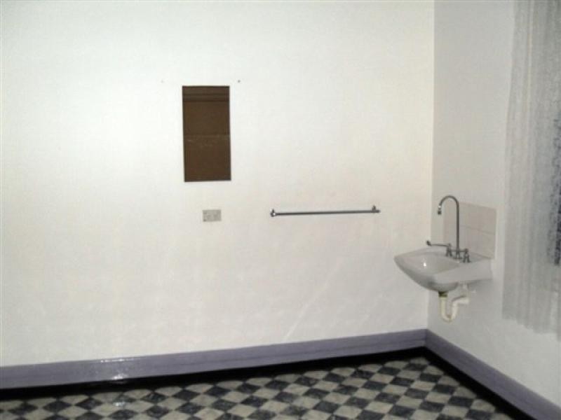 35 Bates Street, Merredin WA 6415