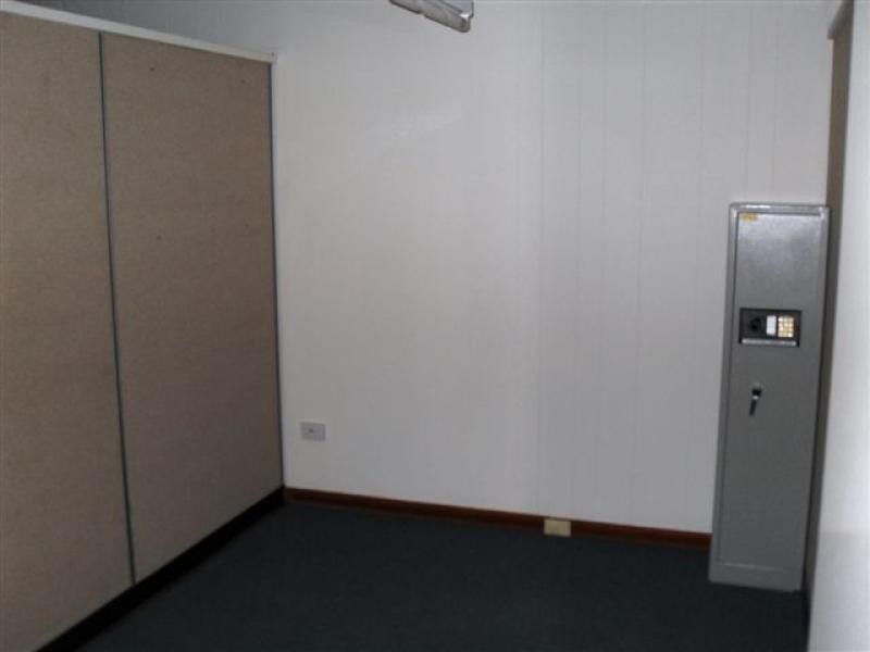 35 Bates Street, Merredin WA 6415