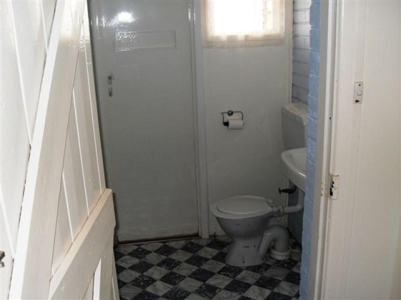 35 Bates Street, Merredin WA 6415