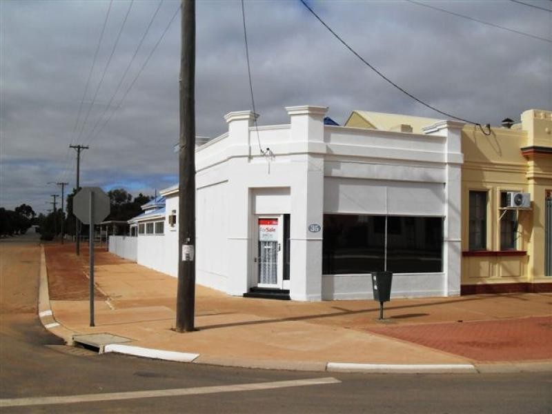 35 Bates Street, Merredin WA 6415