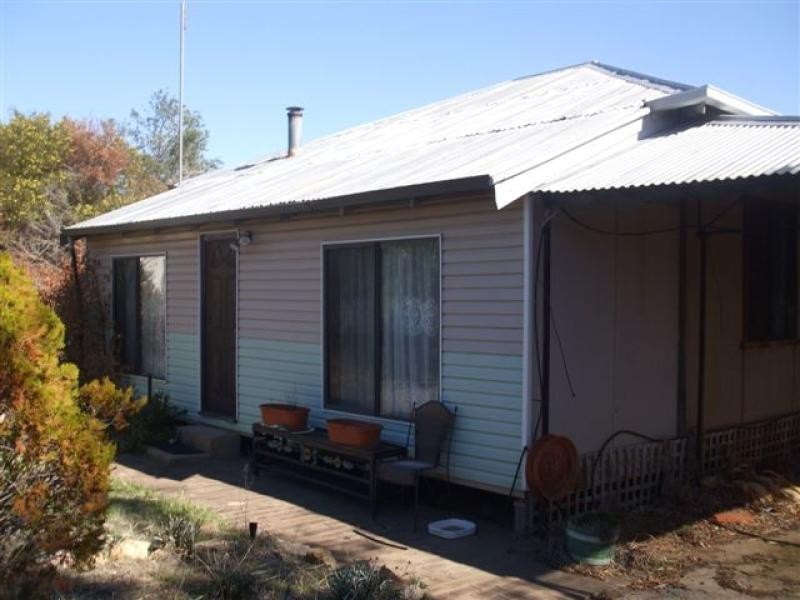 6 Crossland Street, Muntadgin WA 6420