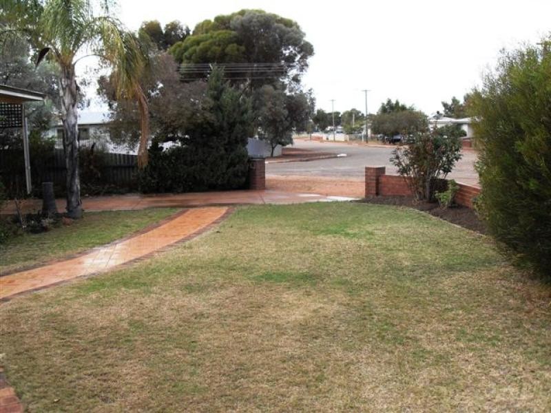 12 Omega Street, Southern Cross WA 6426