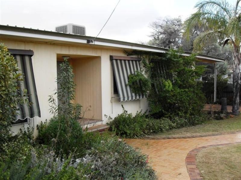 12 Omega Street, Southern Cross WA 6426
