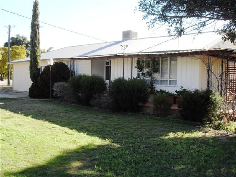 45 French Avenue, Merredin WA 6415