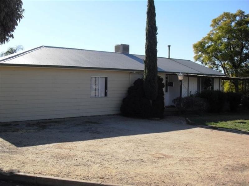 45 French Avenue, Merredin WA 6415