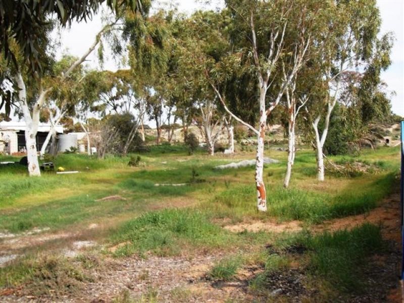 34 Railway Avenue, Merredin WA 6415