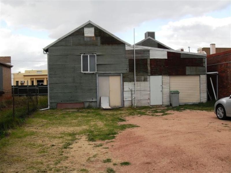 34 Bates Street, Merredin WA 6415