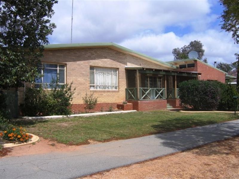 47 French Avenue, Merredin WA 6415