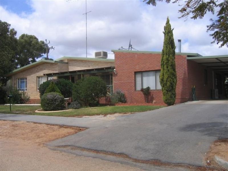 47 French Avenue, Merredin WA 6415