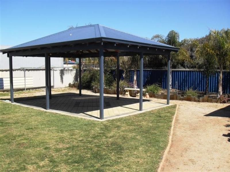 8 Haines Street, Merredin WA 6415