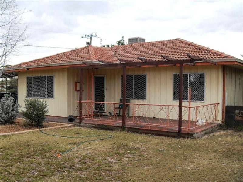 2 Coronation Street, Merredin WA 6415