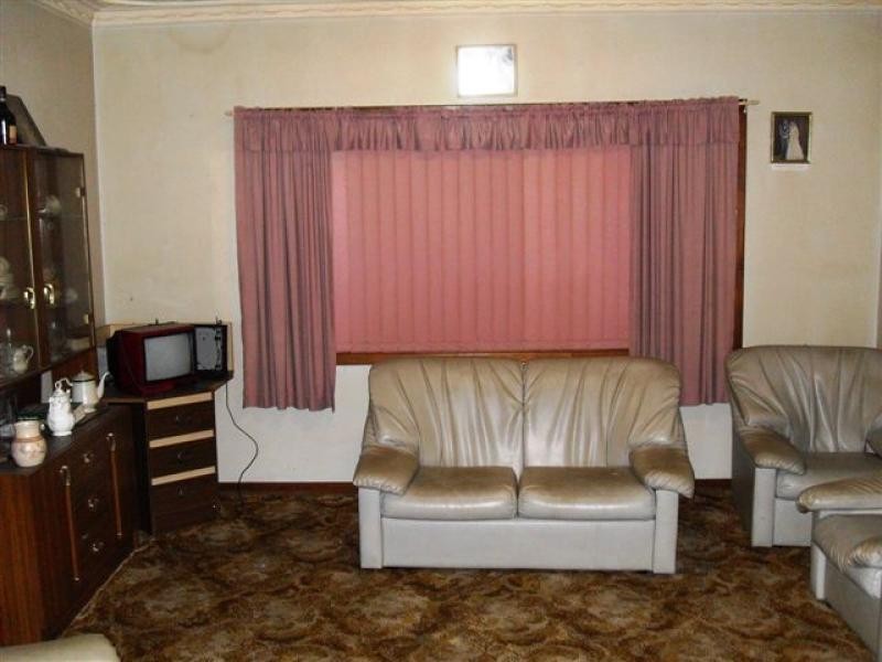 2 Coronation Street, Merredin WA 6415