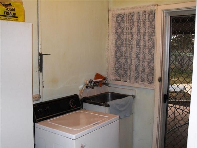 2 Coronation Street, Merredin WA 6415