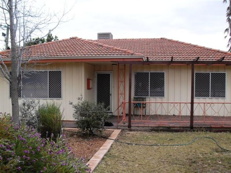 2 Coronation Street, Merredin WA 6415