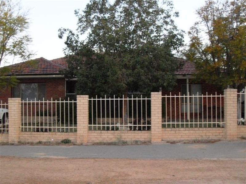 91 Cunningham Street, Merredin WA 6415