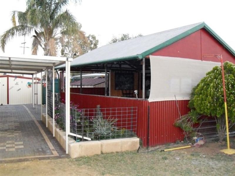 91 Cunningham Street, Merredin WA 6415