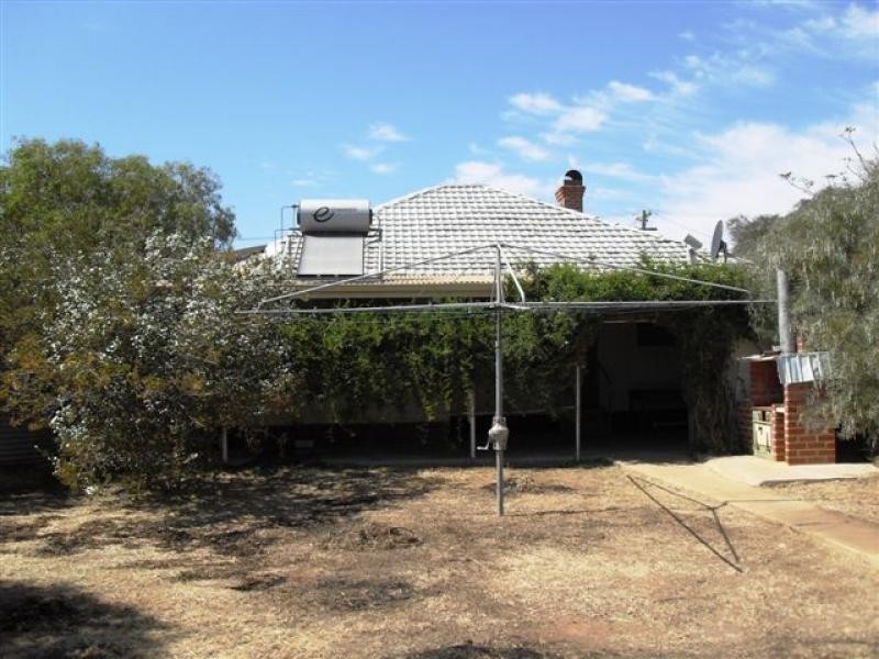 10 Craddock Road, Merredin WA 6415