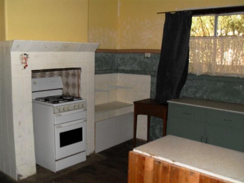 10 Craddock Road, Merredin WA 6415