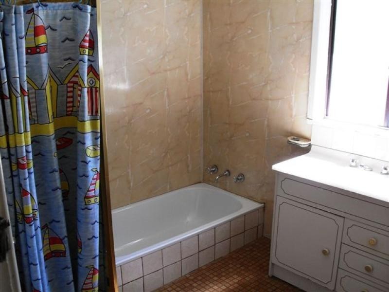 10 Craddock Road, Merredin WA 6415