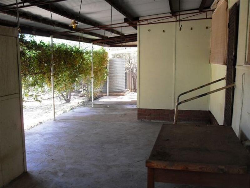 10 Craddock Road, Merredin WA 6415