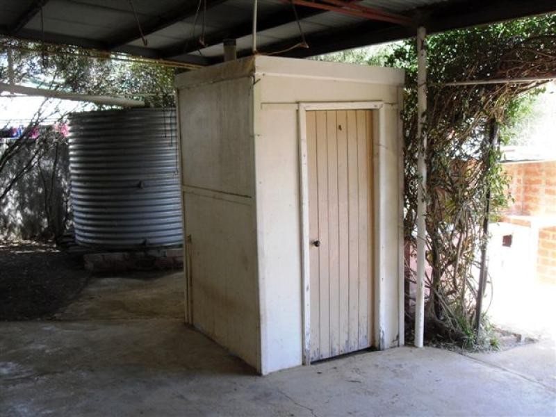 10 Craddock Road, Merredin WA 6415