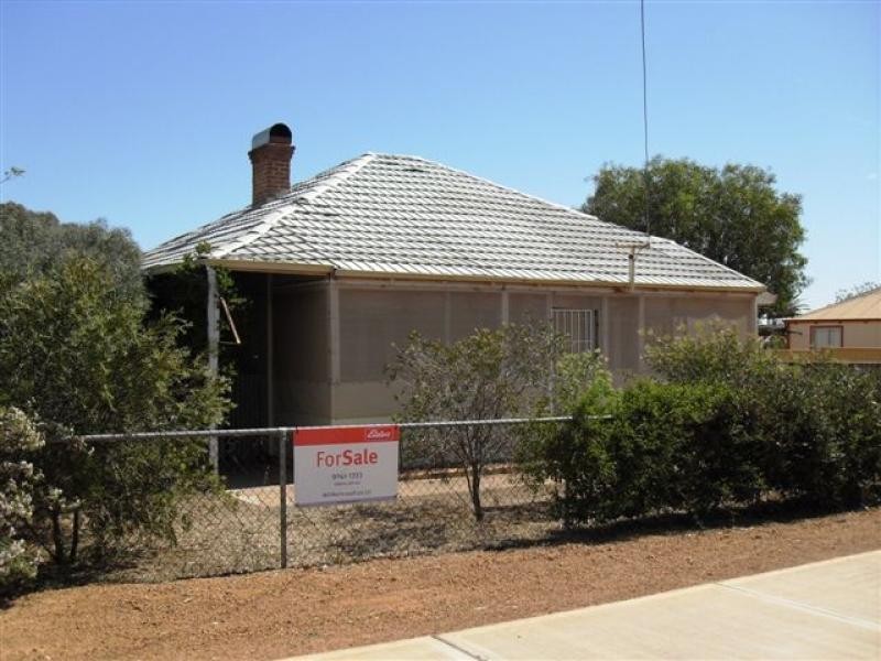 10 Craddock Road, Merredin WA 6415