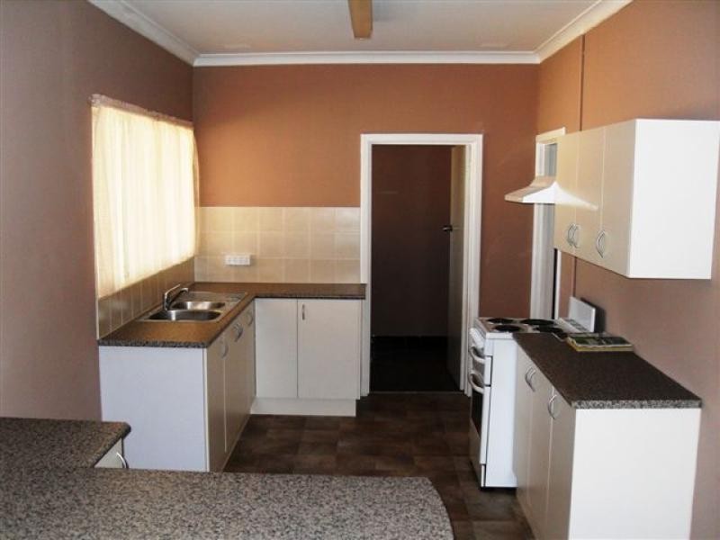 27 Hay Street, Merredin WA 6415