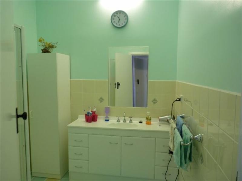 47 Cunningham Street, Merredin WA 6415