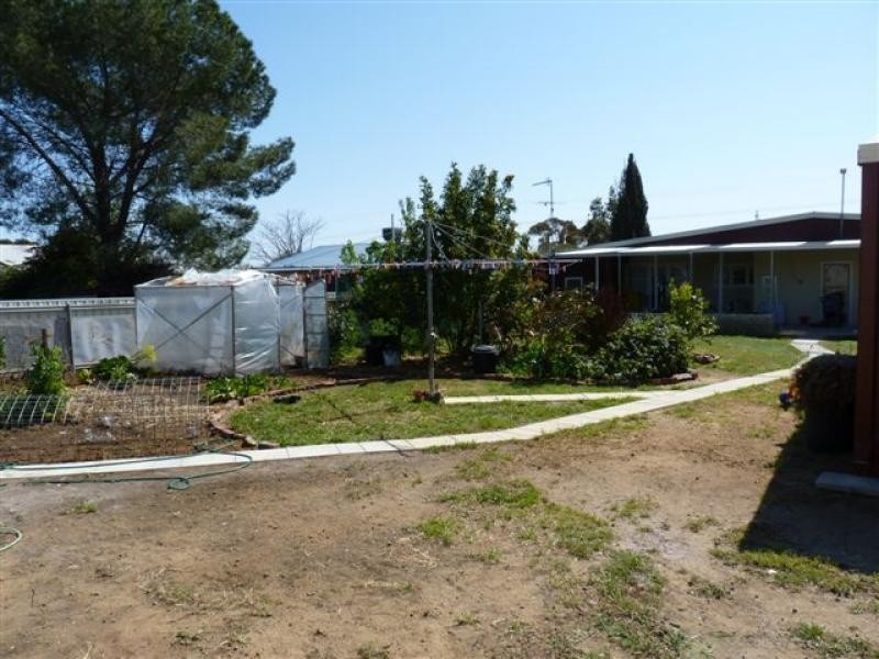 47 Cunningham Street, Merredin WA 6415