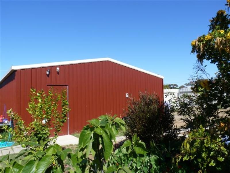 47 Cunningham Street, Merredin WA 6415