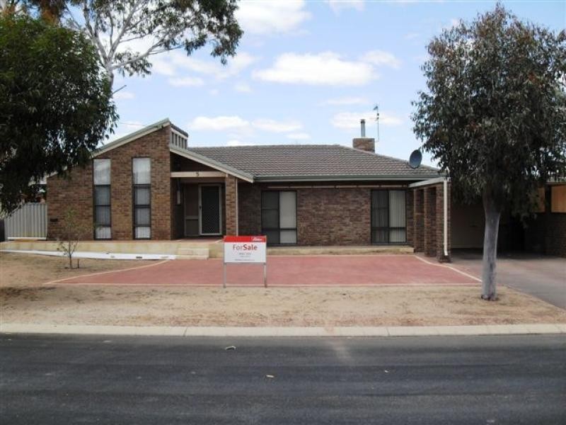 5 Cowan Way, Merredin WA 6415