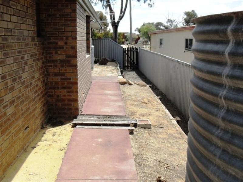5 Cowan Way, Merredin WA 6415